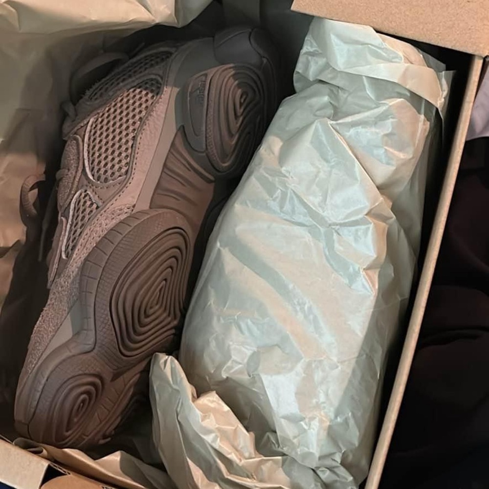 Brand New Yeezy | Ultimate Street Style Essential